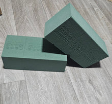 Load image into Gallery viewer, Oasis Floral Wet Foam
