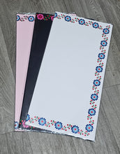 Load image into Gallery viewer, Floral Edge Pattern Wrapping Paper
